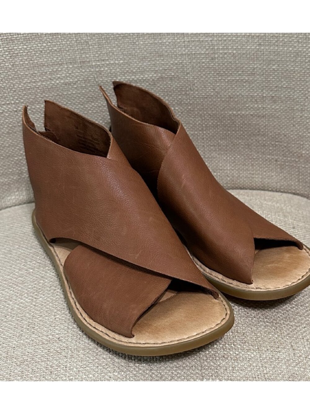 Born IWA Leather Sandals Brown - size 7